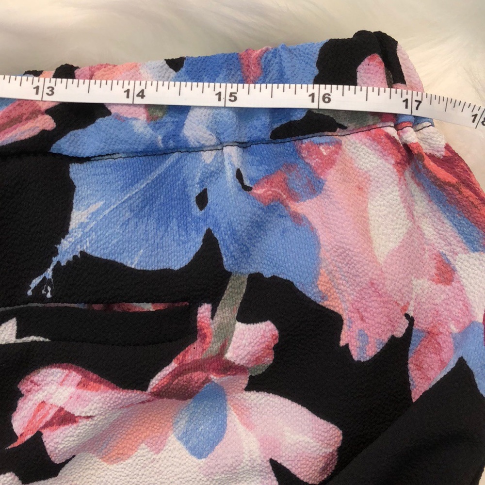 NWT Vince Camuto Floral Pants - Picture 7 of 8